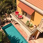Casa Fontana מלון *
